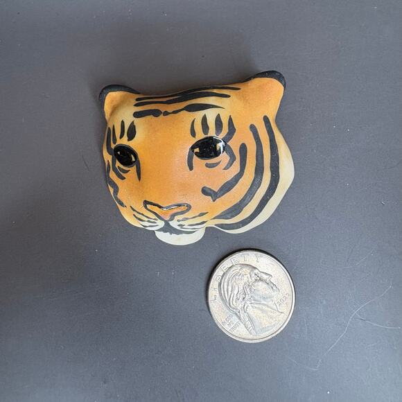 Carol Halmy Tiger Brooch Handmade Porcelain Tiger Brooch Pin 2" - Picture 3 of 3